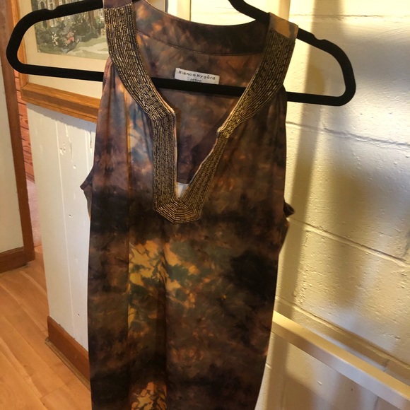 Top - Picture 1 of 2